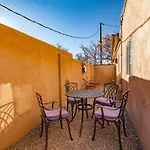 Apartment Historic Adobe Casita Downtown Specious 620 Sq Ft, King Bed And Patio *
