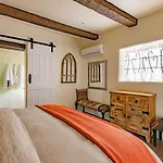 Historic Adobe Casita Downtown Specious 620 Sq Ft, King Bed And Patio Apartment