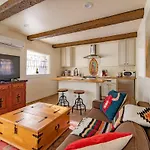 Historic Adobe Casita Downtown Specious 620 Sq Ft, King Bed And Patio Apartment *
