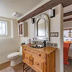 Historic Adobe Casita Downtown Specious 620 Sq Ft, King Bed And Patio *