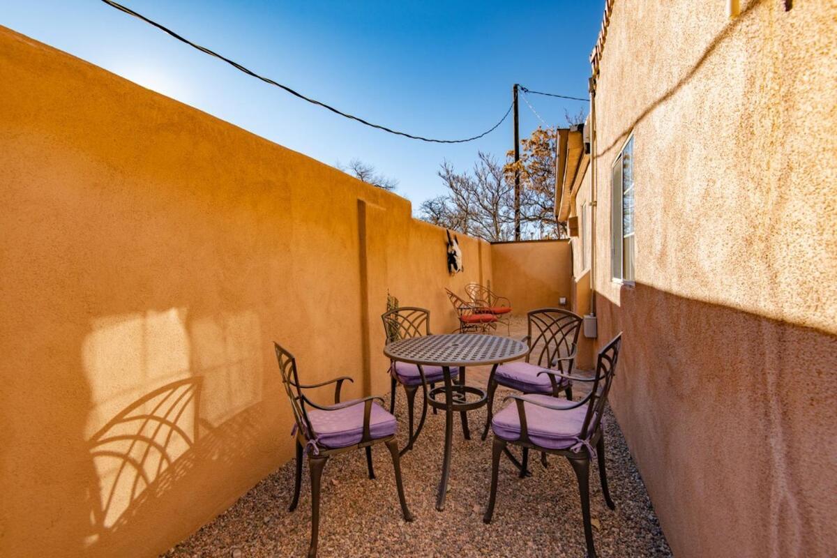 Apartment Historic Adobe Casita Downtown Specious 620 Sq Ft, King Bed And Patio *