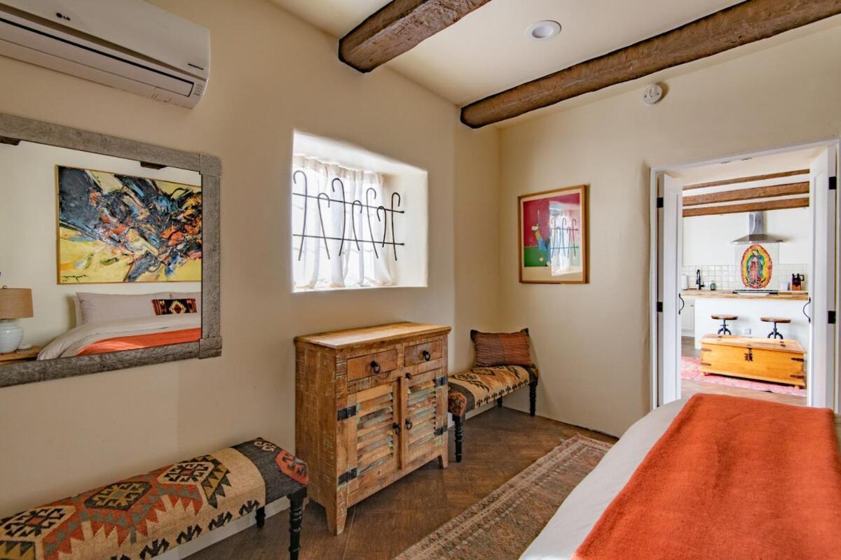 Historic Adobe Casita Downtown Specious 620 Sq Ft, King Bed And Patio Santa Fe