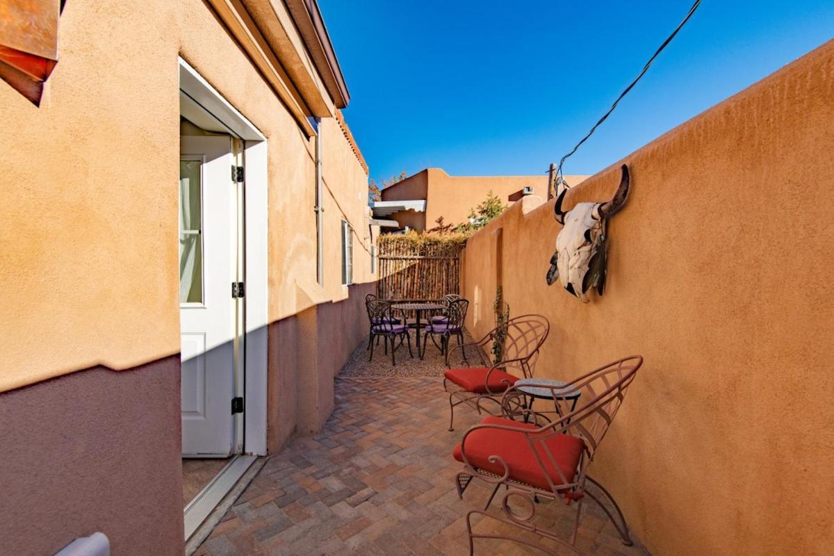 Historic Adobe Casita Downtown Specious 620 Sq Ft, King Bed And Patio Apartment Santa Fe